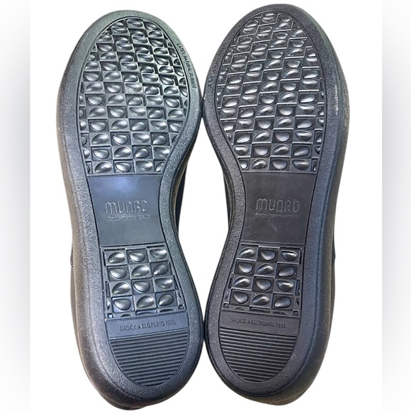 New Clay black leather Munro loafer shoes - Picture 8 of 10